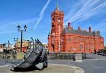 Đắm mình trước vẻ đẹp cổ kính của thành phố Cardiff nước Anh Đắm mình trước vẻ đẹp cổ kính của thành phố Cardiff nước Anh